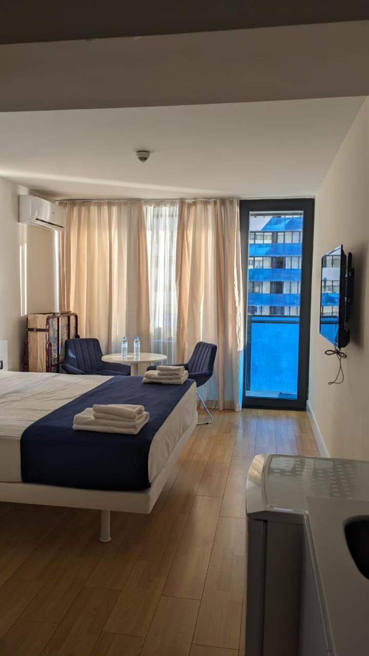 Апартаменты с видом на море Twin Towers Batumi, Orbi City Екстериор снимка